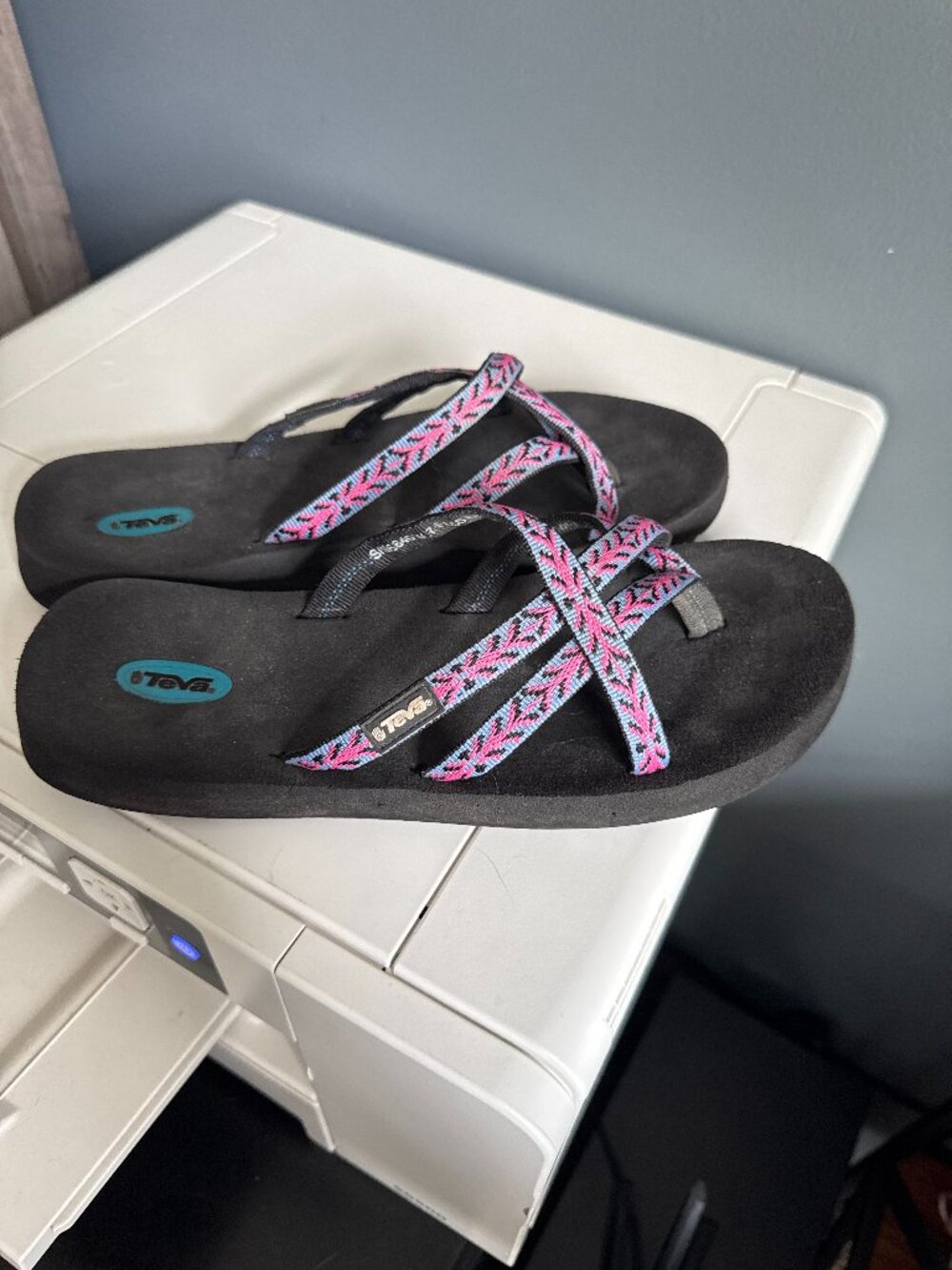 Teva Olowahu Black Strappy Flip Flop Sandals